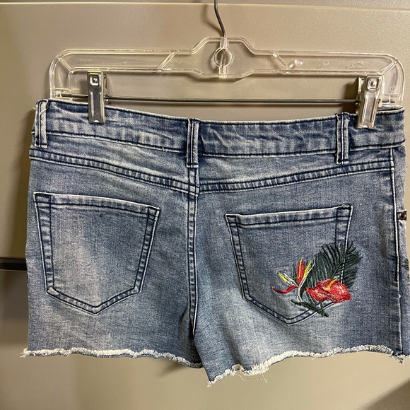 Gianni Bini Jean Short - Picture 2 of 5
